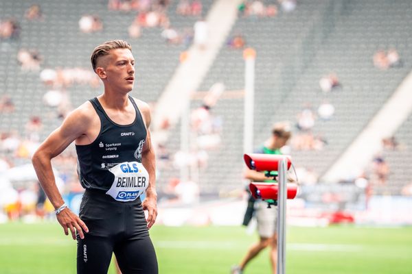 Artur Beimler (SC DHfK Leipzig e.V.) beim 800m Start waehrend der deutschen Leichtathletik-Meisterschaften im Olympiastadion am 25.06.2022 in Berlin